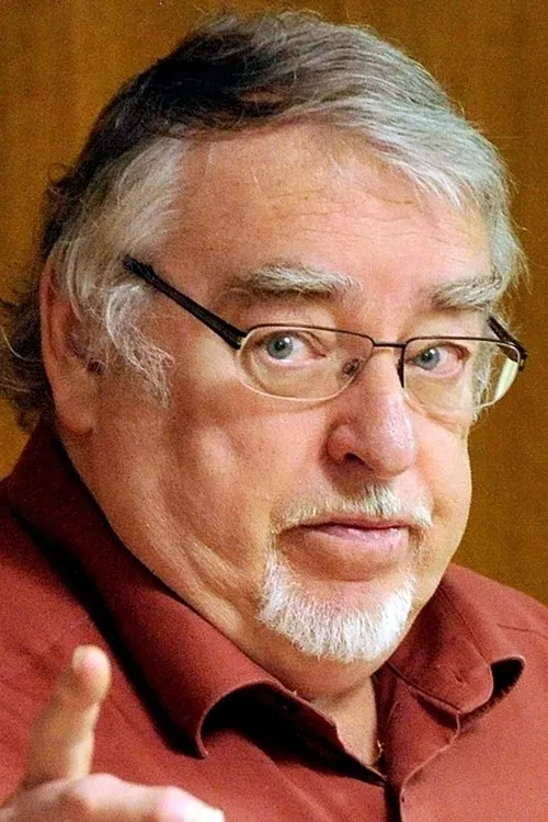 Marc Olinger interpretando a Attendant service-station