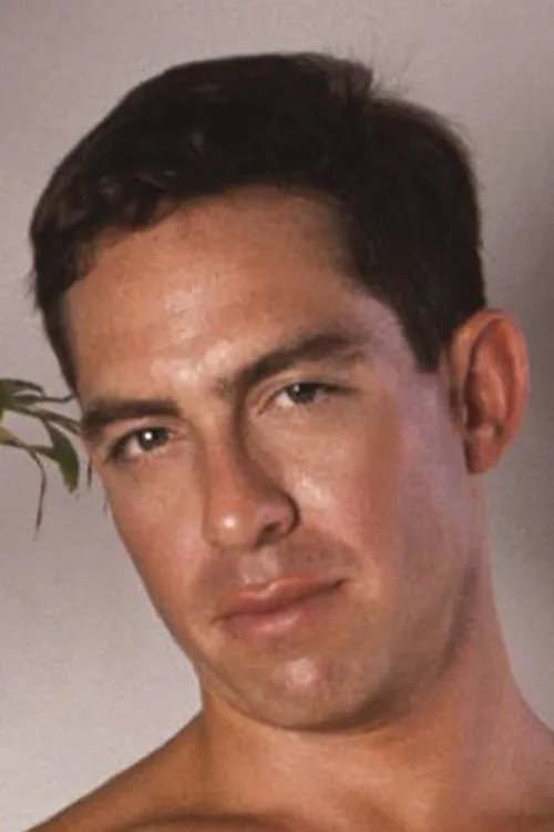 Marc Saber interpretando a 