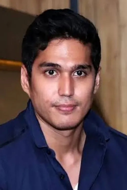 Marcel Chandrawinata interpretando a Orion