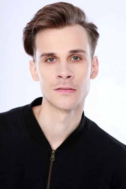 Marcel Sabat interpretando a Lysy