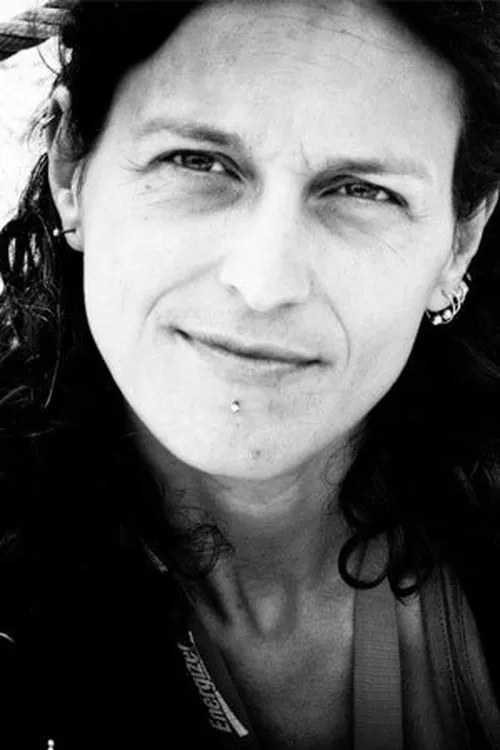 Marcella Menozzi interpretando a Self - Guitar