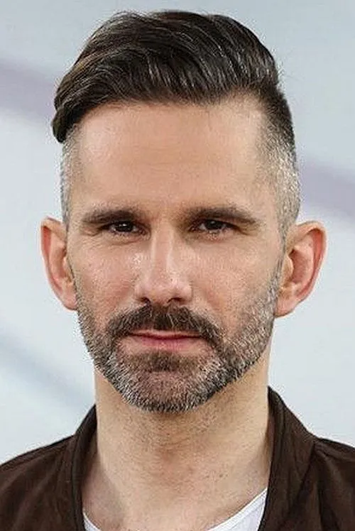 Marcin Bosak interpretando a Ksiadz Szelest