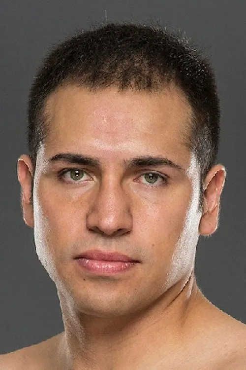 Marco Antonio Periban interpretando a Self