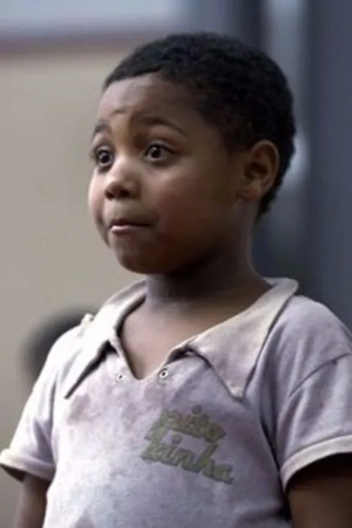 Marco Antonio Ribeiro interpretando a Roberto Carlos - 6 years