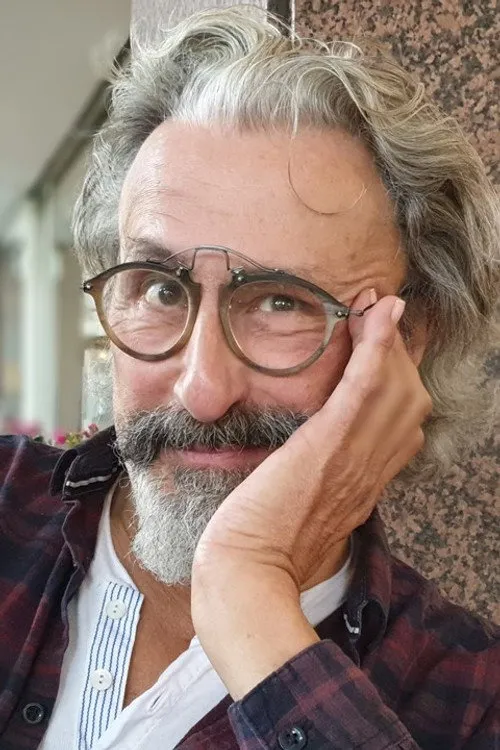 Mlada Khudoley ha trabajado con Marco Arturo Marelli en 1 ocasiones
