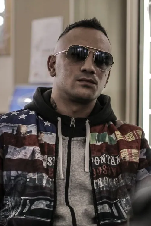 Marco Cassarà interpretando a Marco Palermo