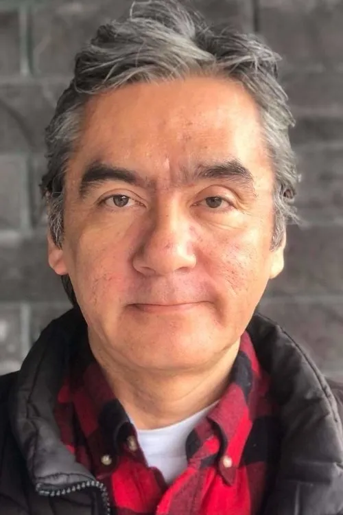 Marco Collin interpretando a Serge