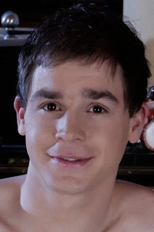 Marco Riviera interpretando a 