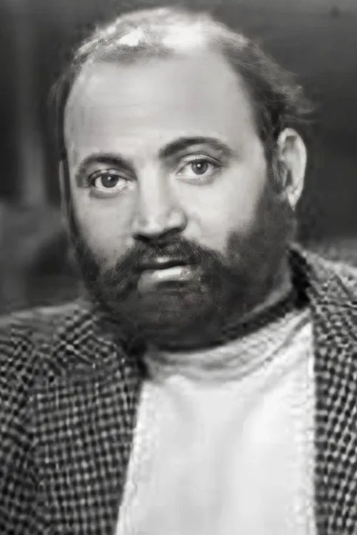 Marcos Caplán interpretando a 