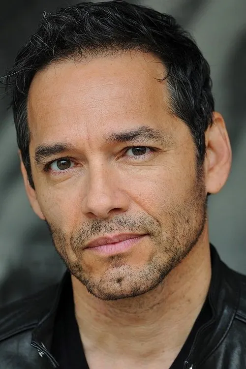 Marcos De Silvas interpretando a Melchor