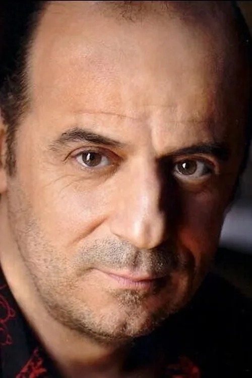 Marcus Hondro interpretando a Shadley