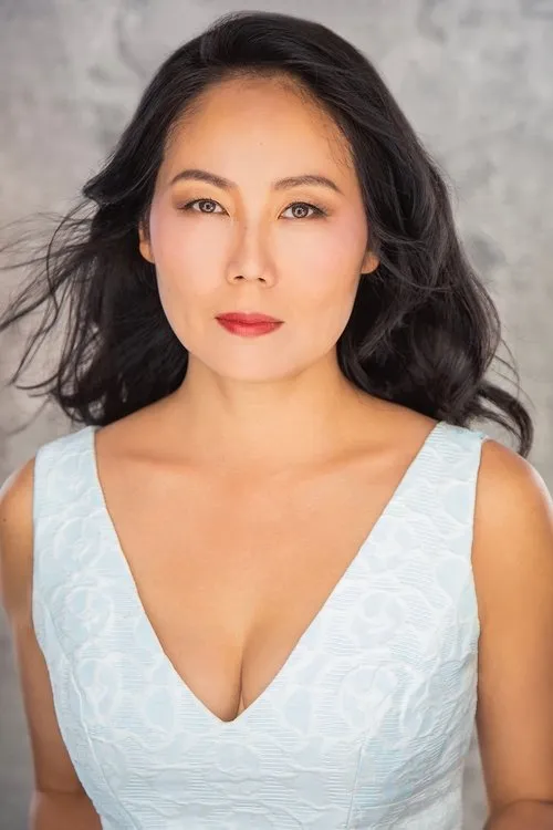 Mardy Ma interpretando a Chen