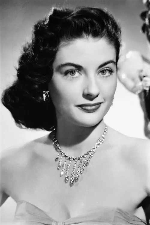 Margaret Sheridan interpretando a Nikki