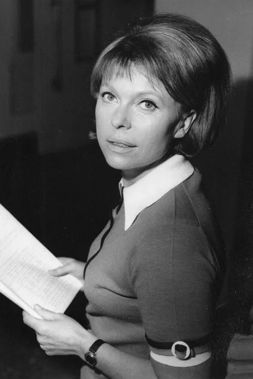 Margot Leonard interpretando a Wanda