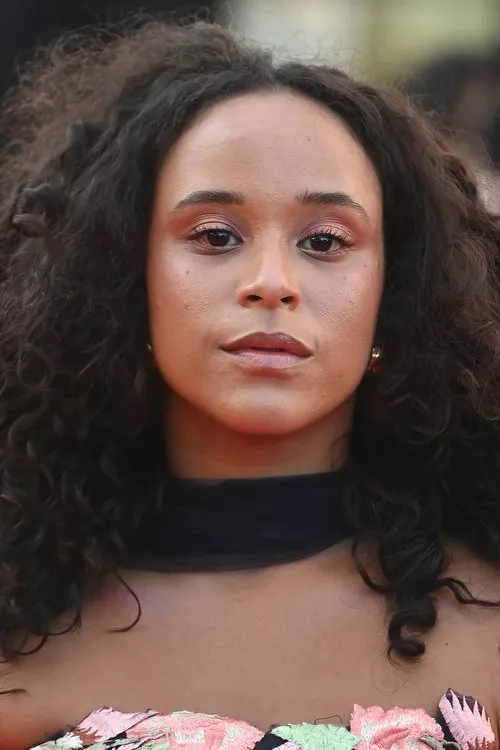 Mari Oliveira — personaje: Cecília