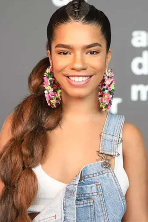 Maria Bomani interpretando a Rebeca