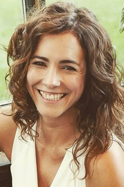 María Cotiello — personaje: Irene Pardo Simón