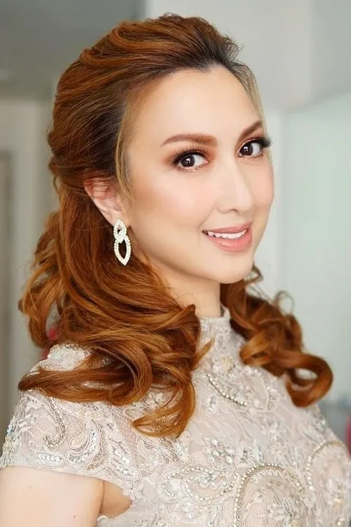 Maria Farida interpretando a 