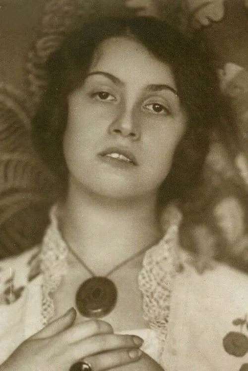 Maria Fein interpretando a Julia Imperiali