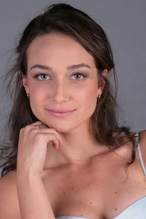 Maria Pinna — personaje: Regina Saldanha Junqueira