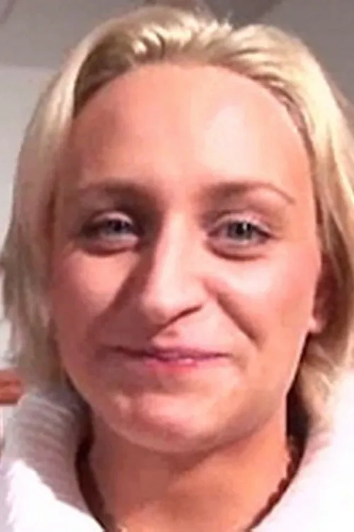 Maria Stepova interpretando a Moderation