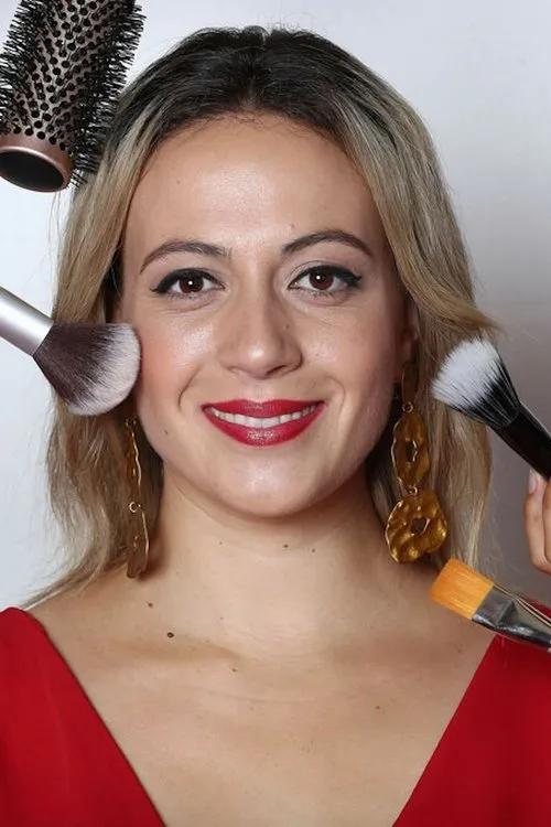 María Villalón — personaje: Self - Co-presentadora