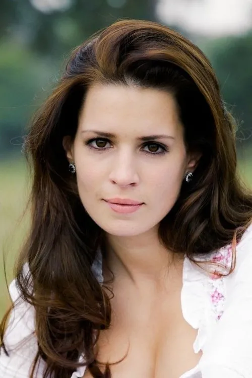 Maria Weidner interpretando a Isabell