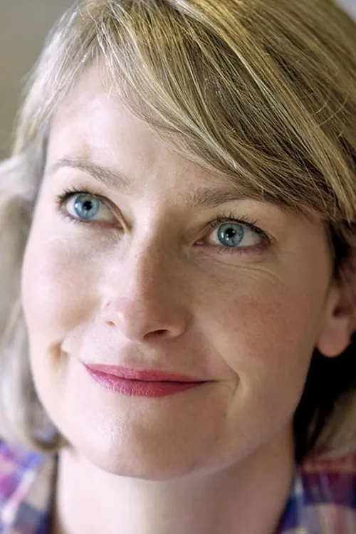 Marianna Elliott interpretando a 