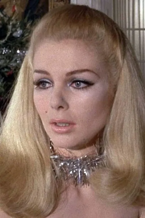 Marianna Falk interpretando a Catherine