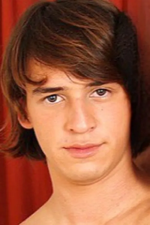 Mariano Teller interpretando a (archive footage)