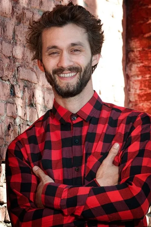 Mariano Torre interpretando a 