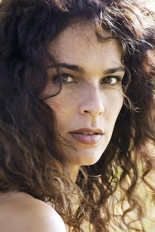 Marie Borg interpretando a Béatrice