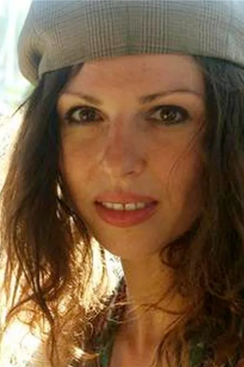 Marie Bos interpretando a Adult Ana