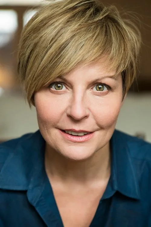 Marie-Chantal Perron interpretando a Caroline