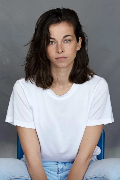 Marie Hacke interpretando a Elsa