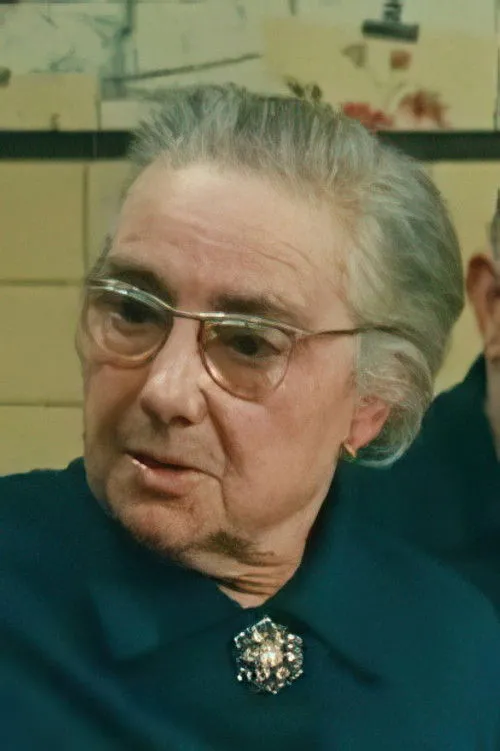 Marie-Louise Thierry interpretando a Madame Minguet