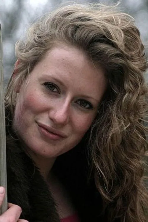 Marijke Boonstra interpretando a Stella Olsen