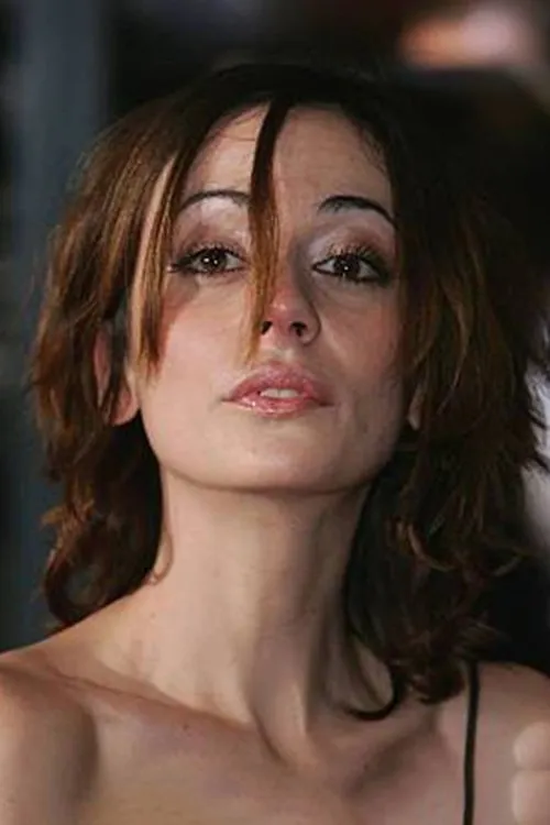 Marily Milia interpretando a Kalypso