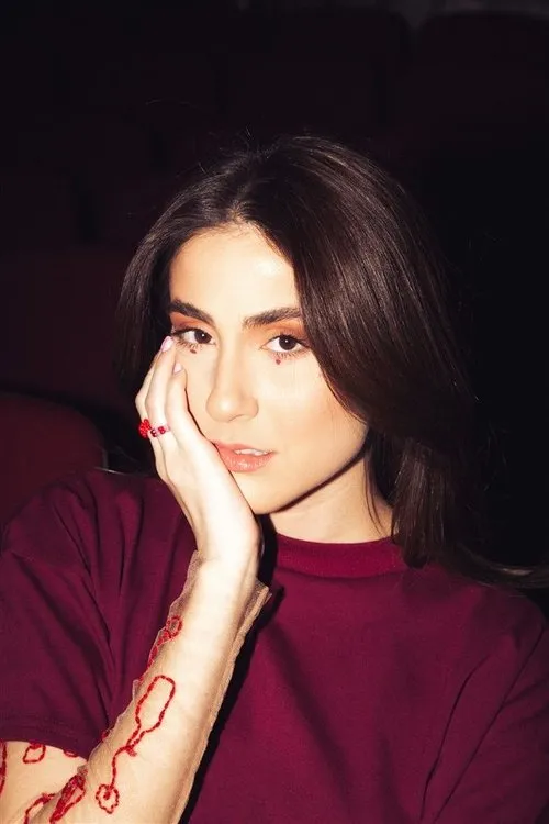 Marilyne Naaman interpretando a Layla