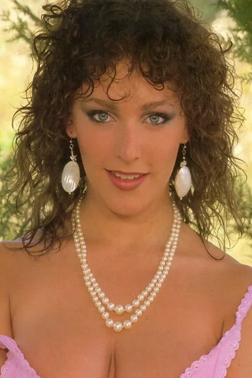 Sherry Arnett ha trabajado con Marina Baker en 1 ocasiones