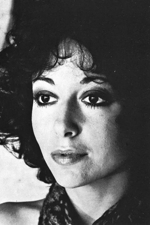 Marina Marfoglia interpretando a Pierina Marcotulli