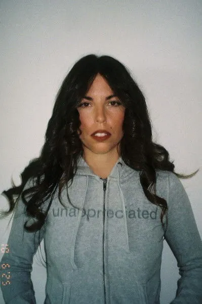 Marina Prados interpretando a Joana