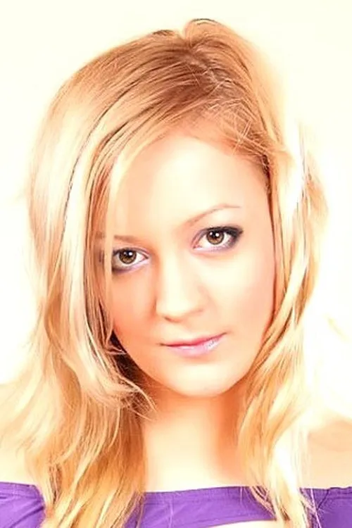 Marina interpretando a (as Mariella)