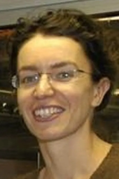 Marine Cotte interpretando a Researcher