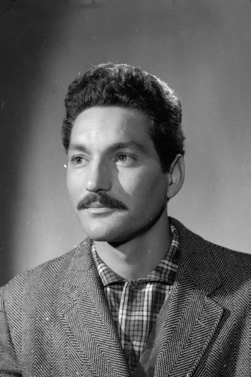 Mario Ashiku interpretando a Princi