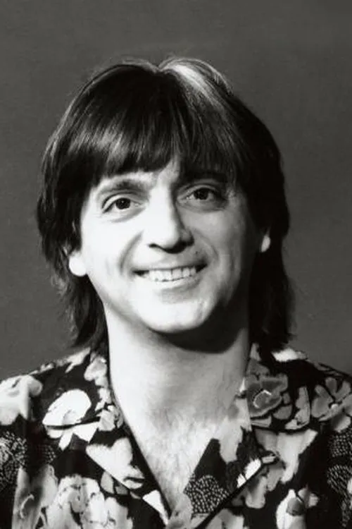 Mario d'Alba interpretando a (voice)