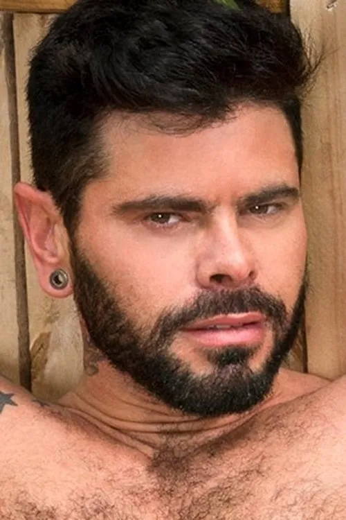 Mario Domenech interpretando a