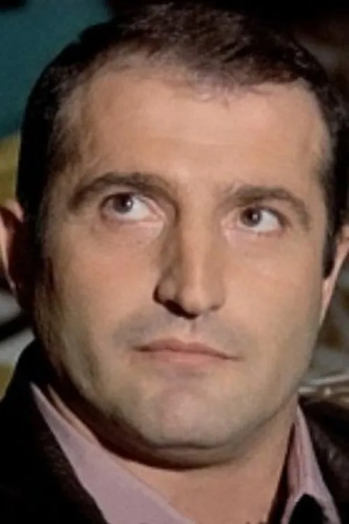 Mario Donen interpretando a