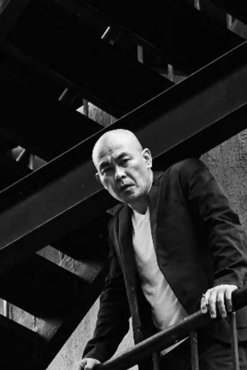 Mario Magallona interpretando a Kojima