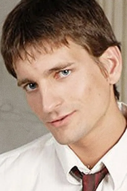 Mario McCabe interpretando a 